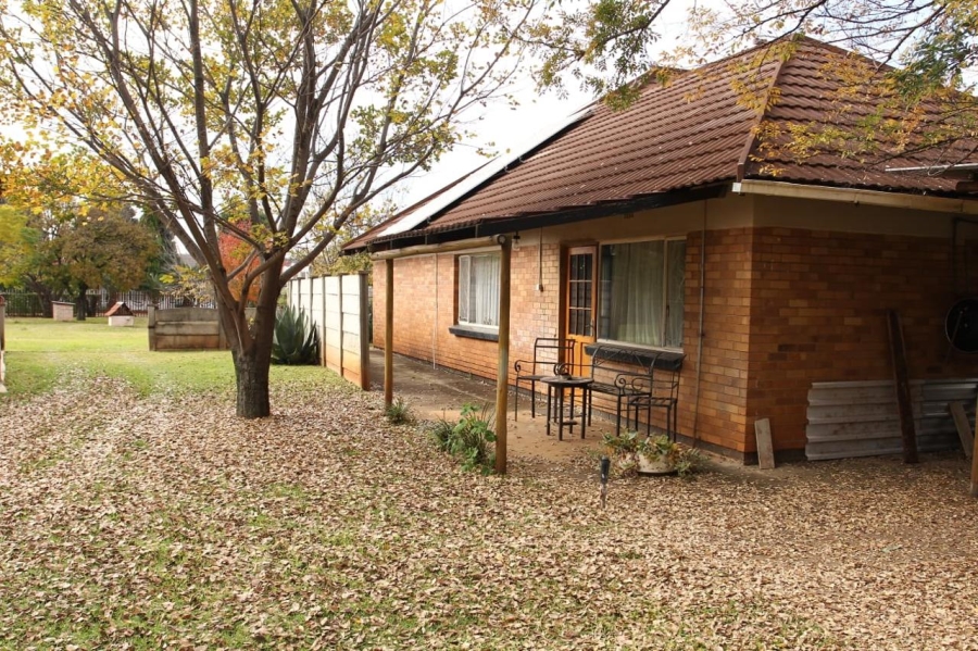 5 Bedroom Property for Sale in Stilfontein Ext 4 North West